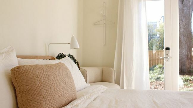 Guest House Raleigh Room photo